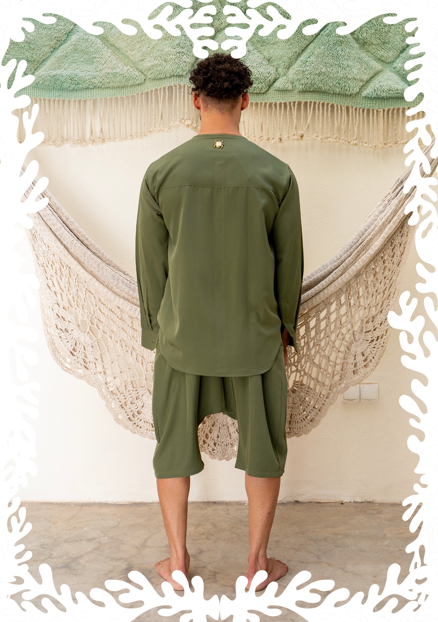 COLLARLESS CREPE SHIRT